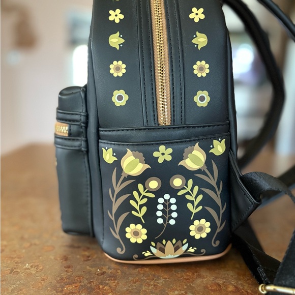 Disney Loungefly Black Backpack with Aristacats. - Picture 3 of 7